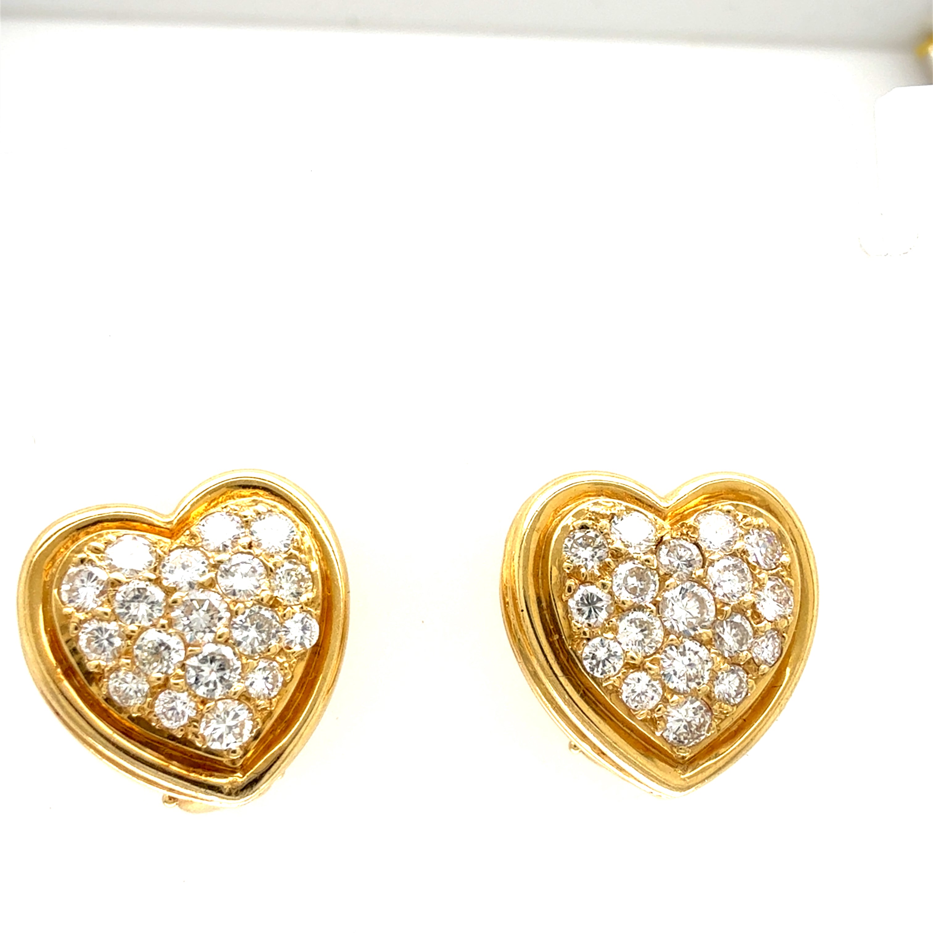 Retro Yellow Gold 2.1 Carat Natural Colorless Diamond Heart Shape Earrings