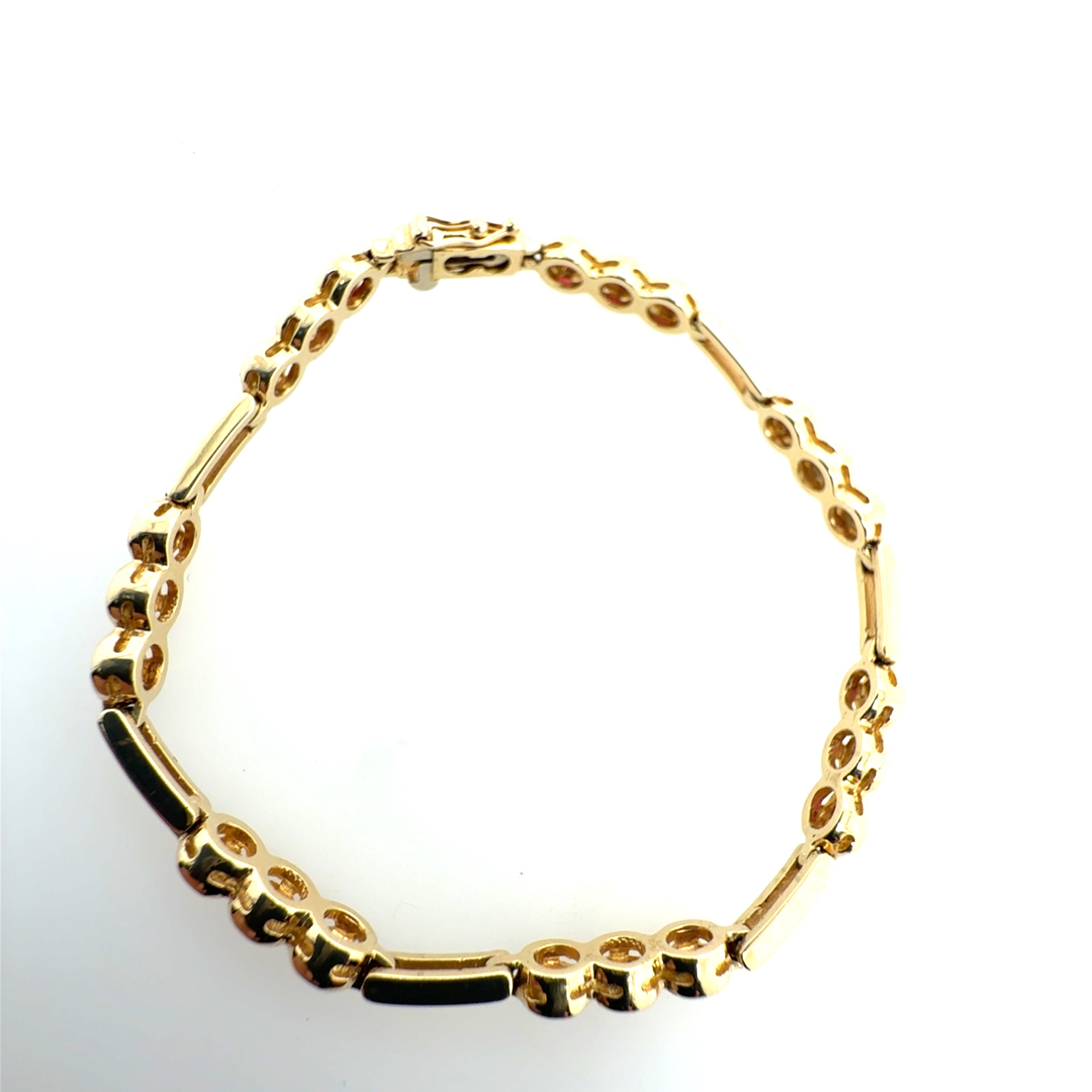 Retro Yellow Gold 0.65 Carat Natural Red Ruby Bracelet Circa 1980