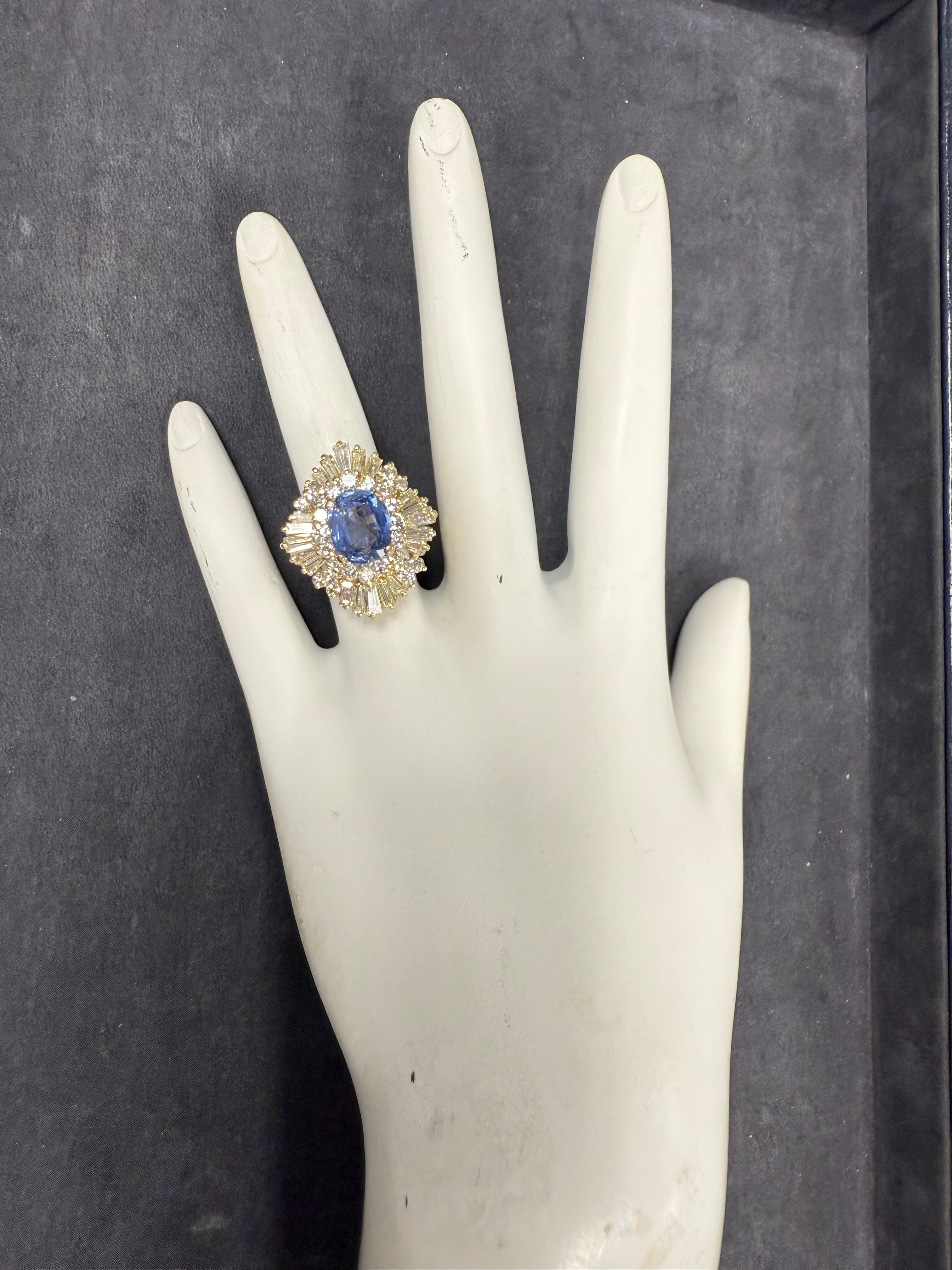 Retro Gold 4.75 Carat Natural Blue Sapphire & Diamond Ballerina Ring Circa 1970