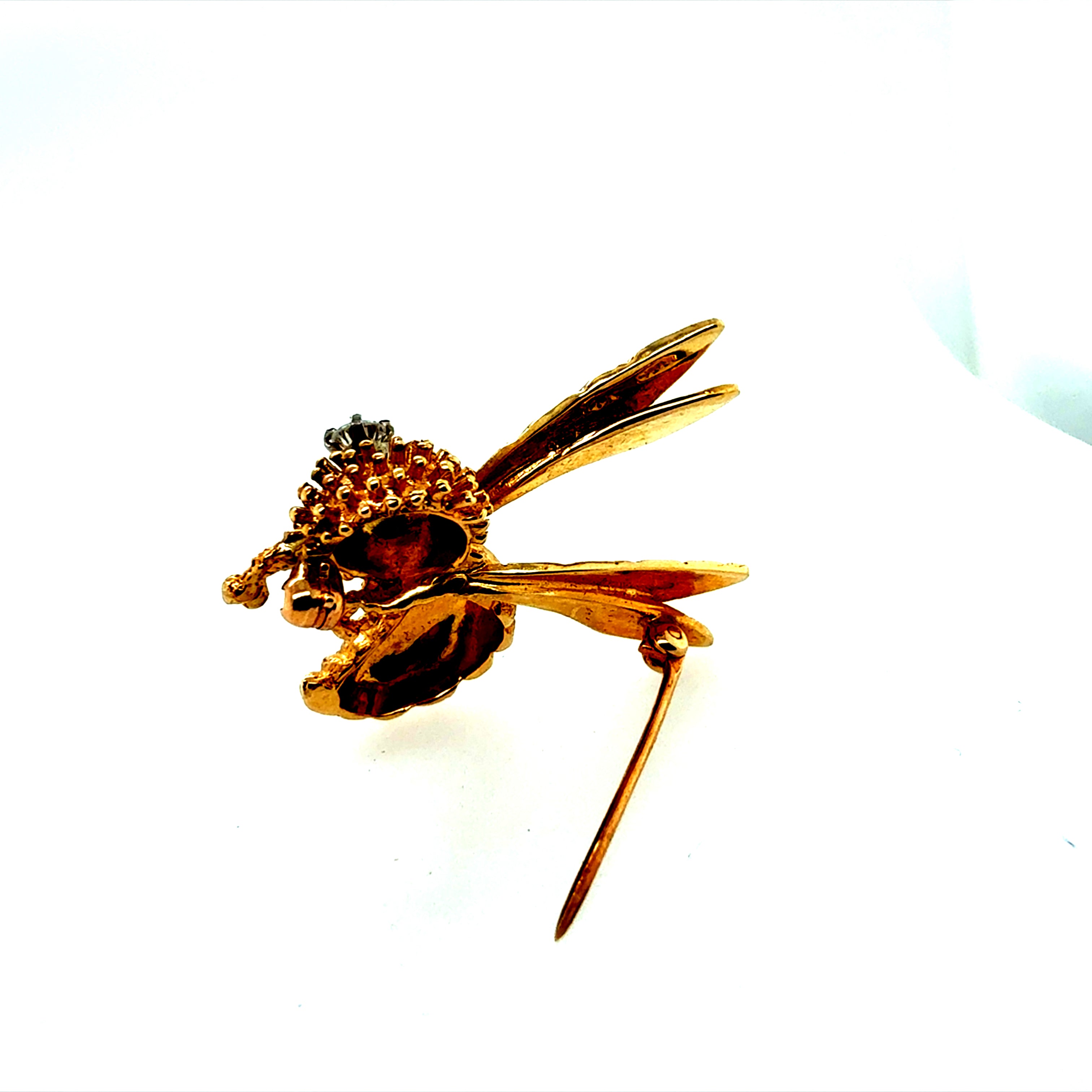 Retro Yellow Gold 0.13 Carat Natural Diamond Bee Brooch Pin Circa 1985