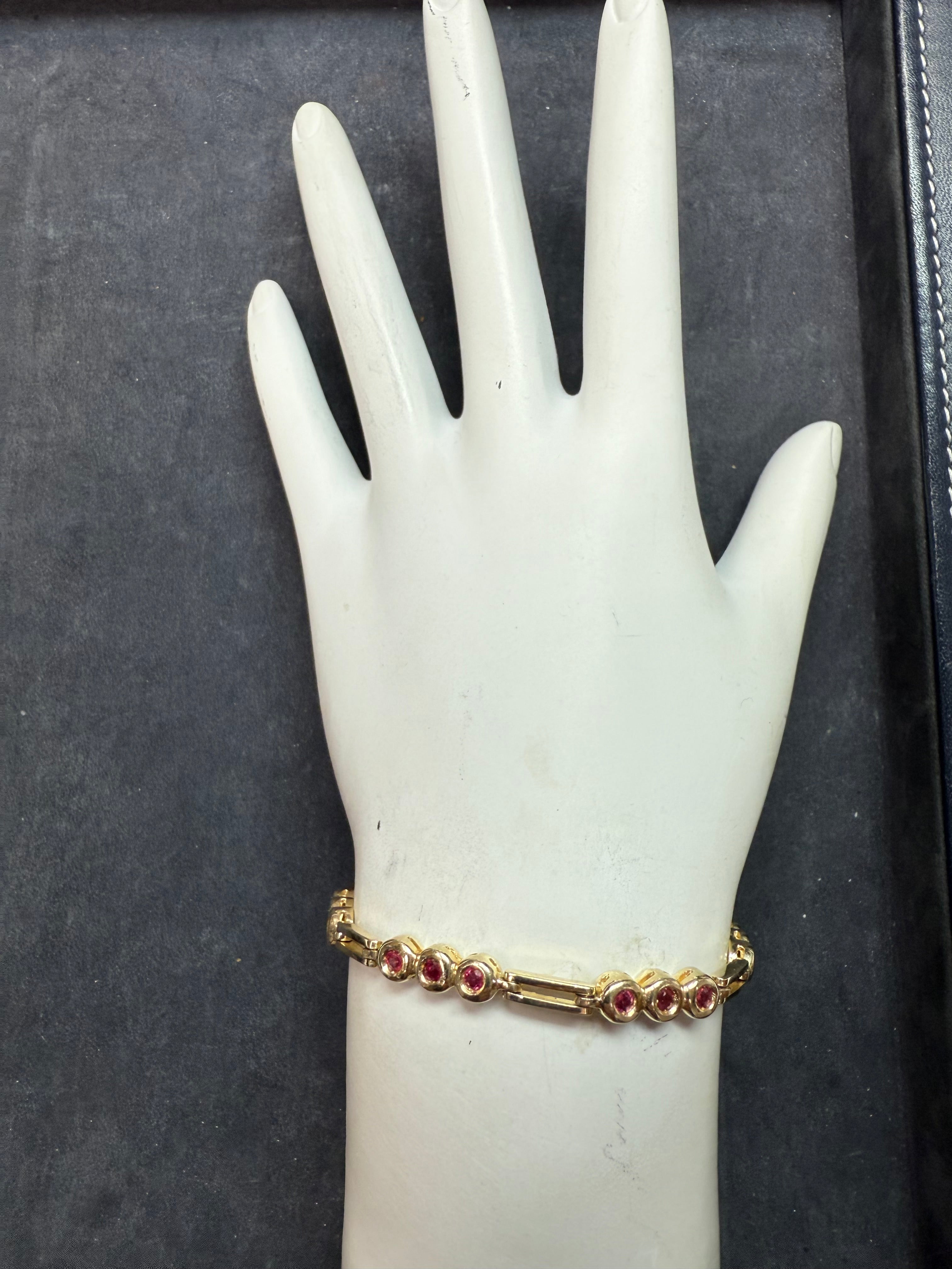 Retro Yellow Gold 0.65 Carat Natural Red Ruby Bracelet Circa 1980