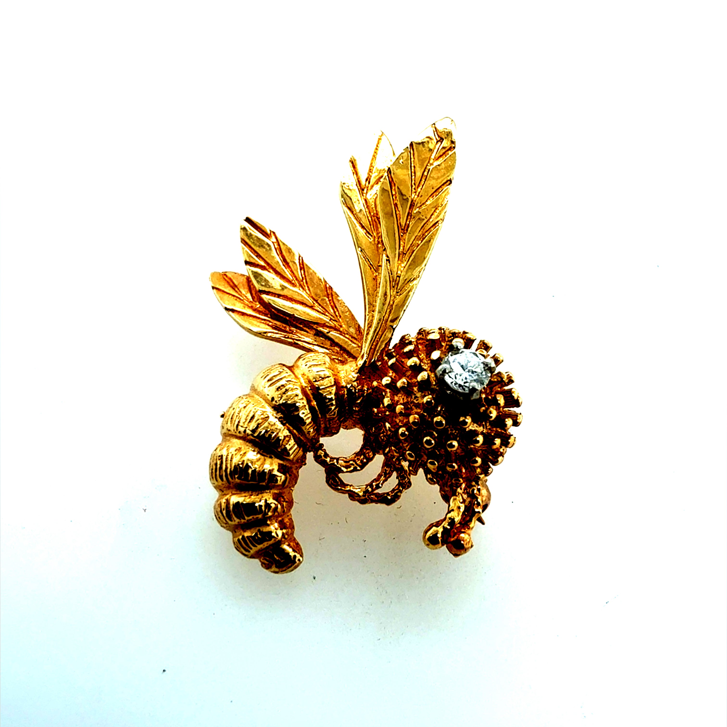 Retro Yellow Gold 0.13 Carat Natural Diamond Bee Brooch Pin Circa 1985