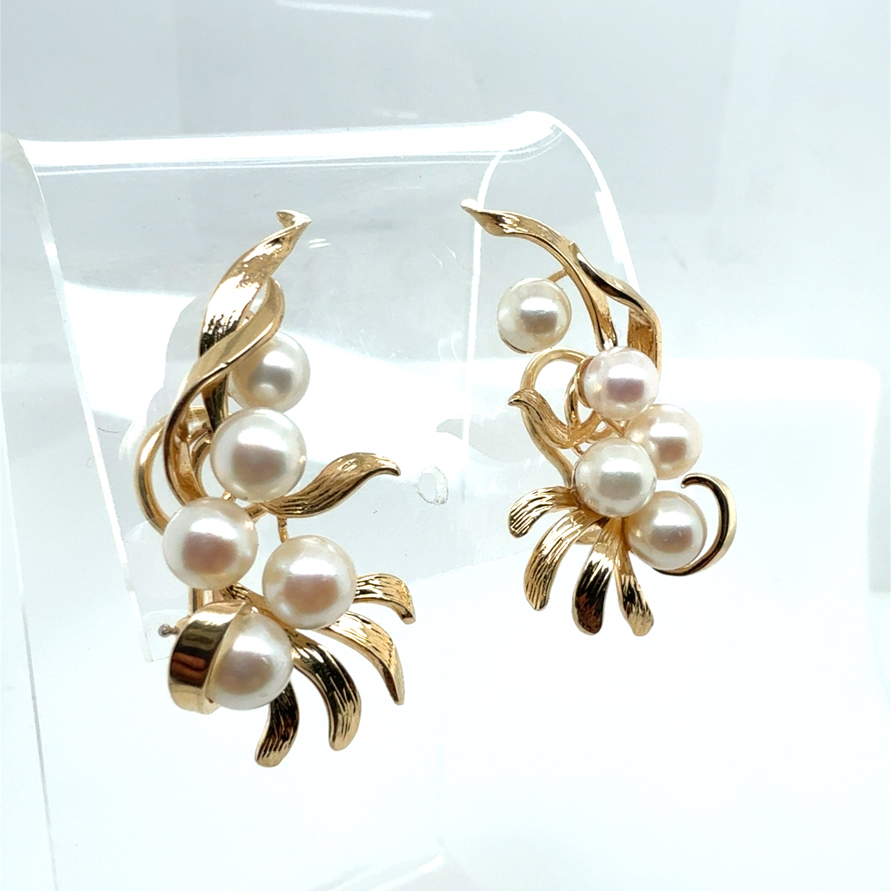 Retro Yellow Gold 7 mm Cultured Pearl Clip Earrings Circa 1970
