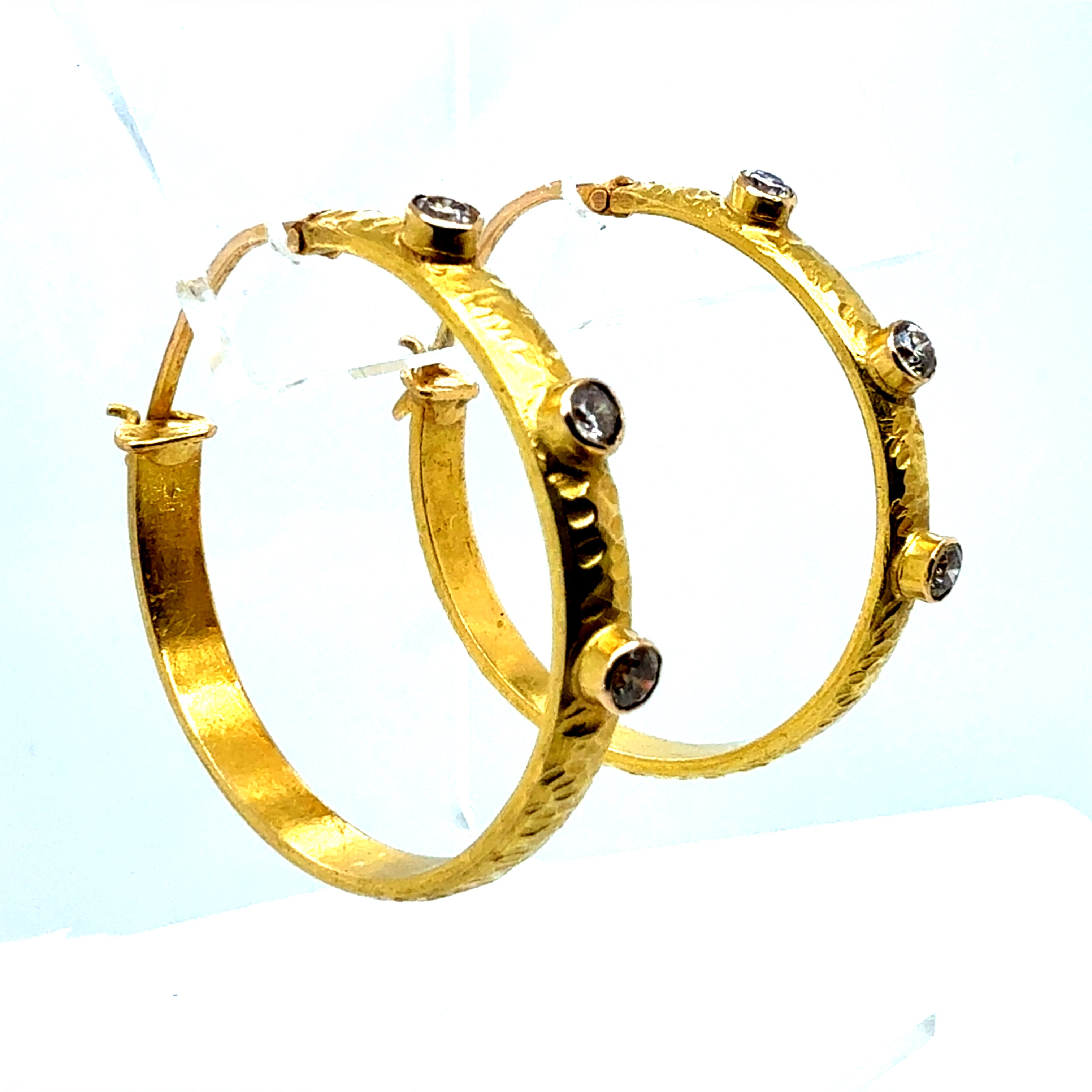 Retro Gold 0.30 Carat Natural Colorless Diamond Hammered Hoop Earrings