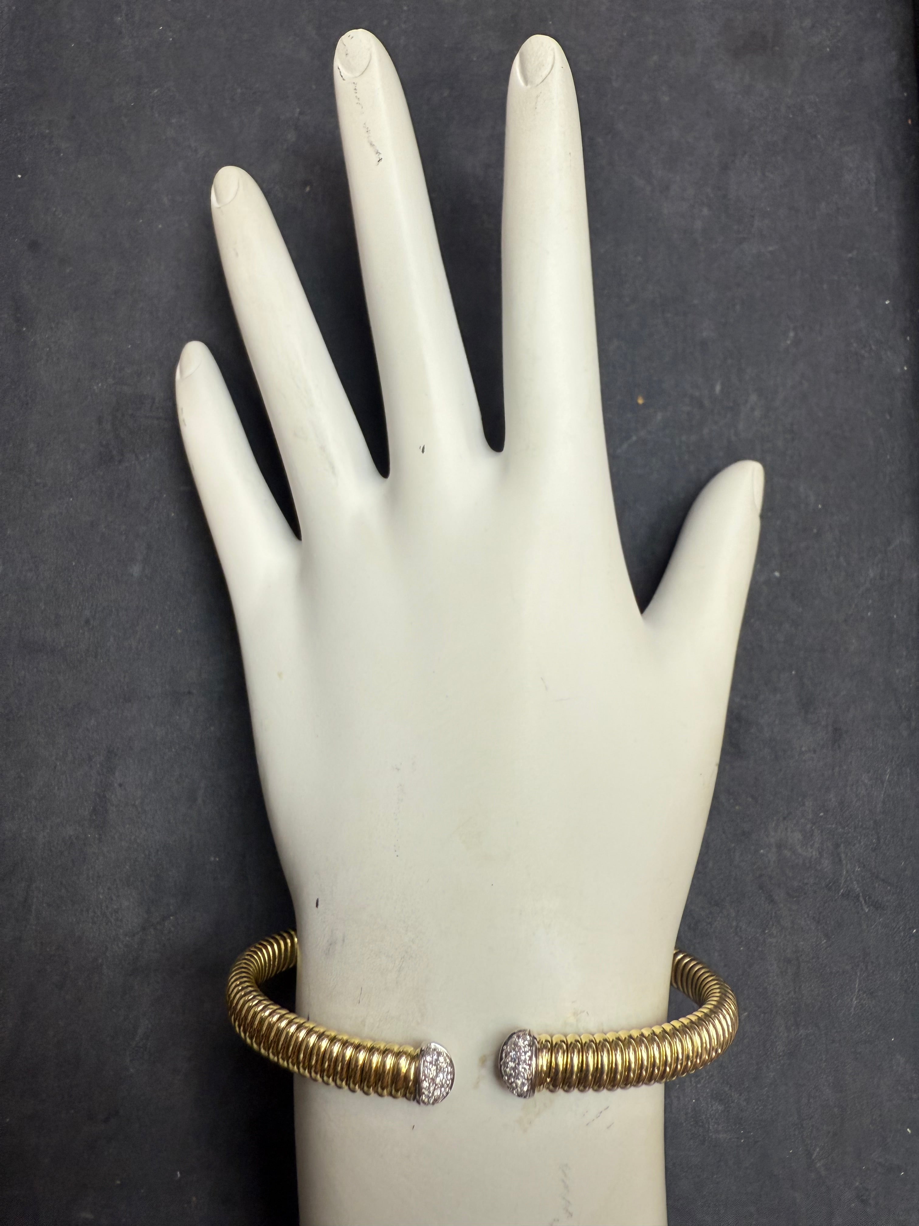 Modern Italian Tricolor 18K Gold 0.75ct Natural Diamond Stack Bracelet by HERCO