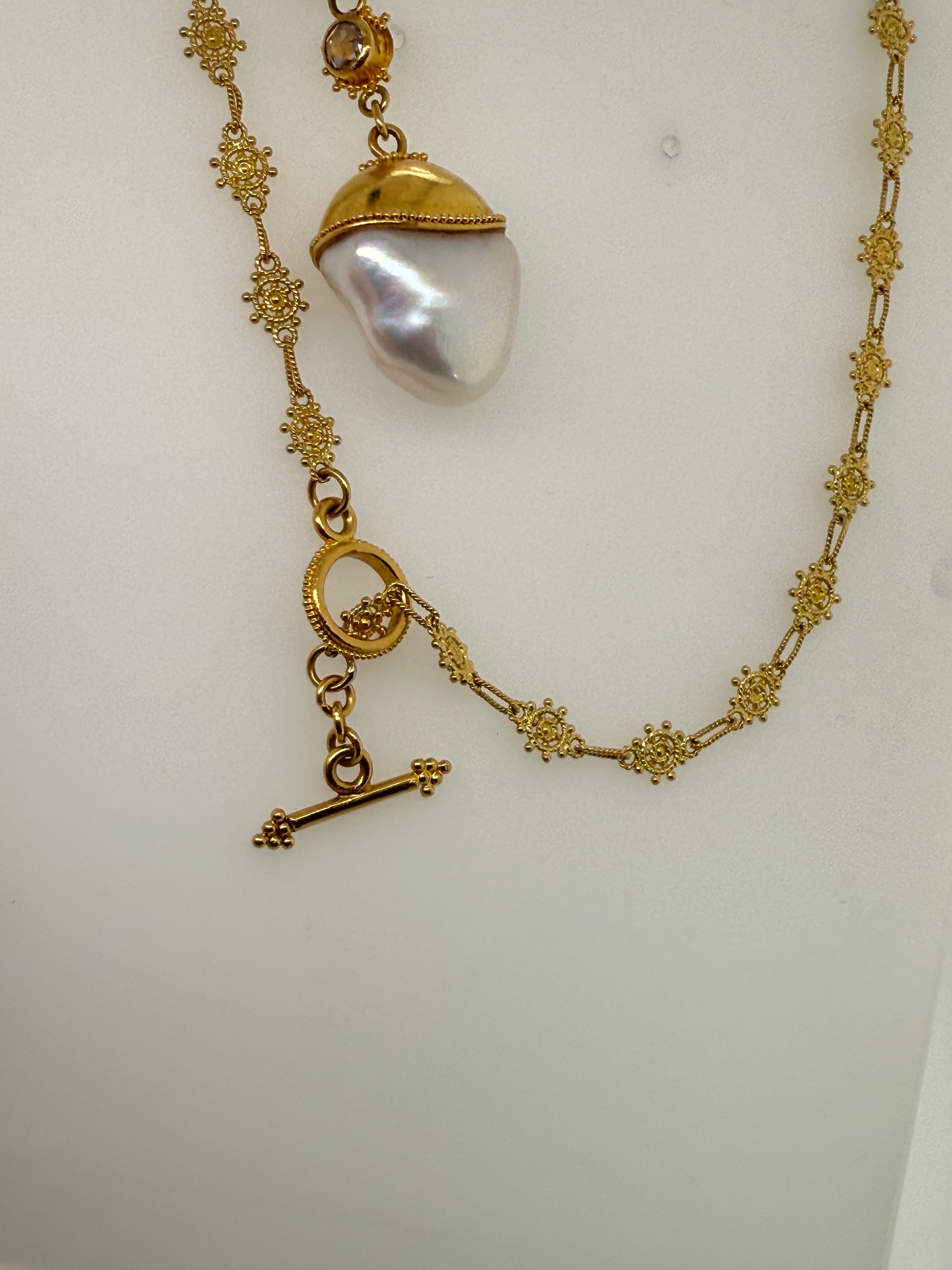 Retro 22K Yellow Gold 15mm Pearl Pendant Toggle Clasp Necklace Circa 1990
