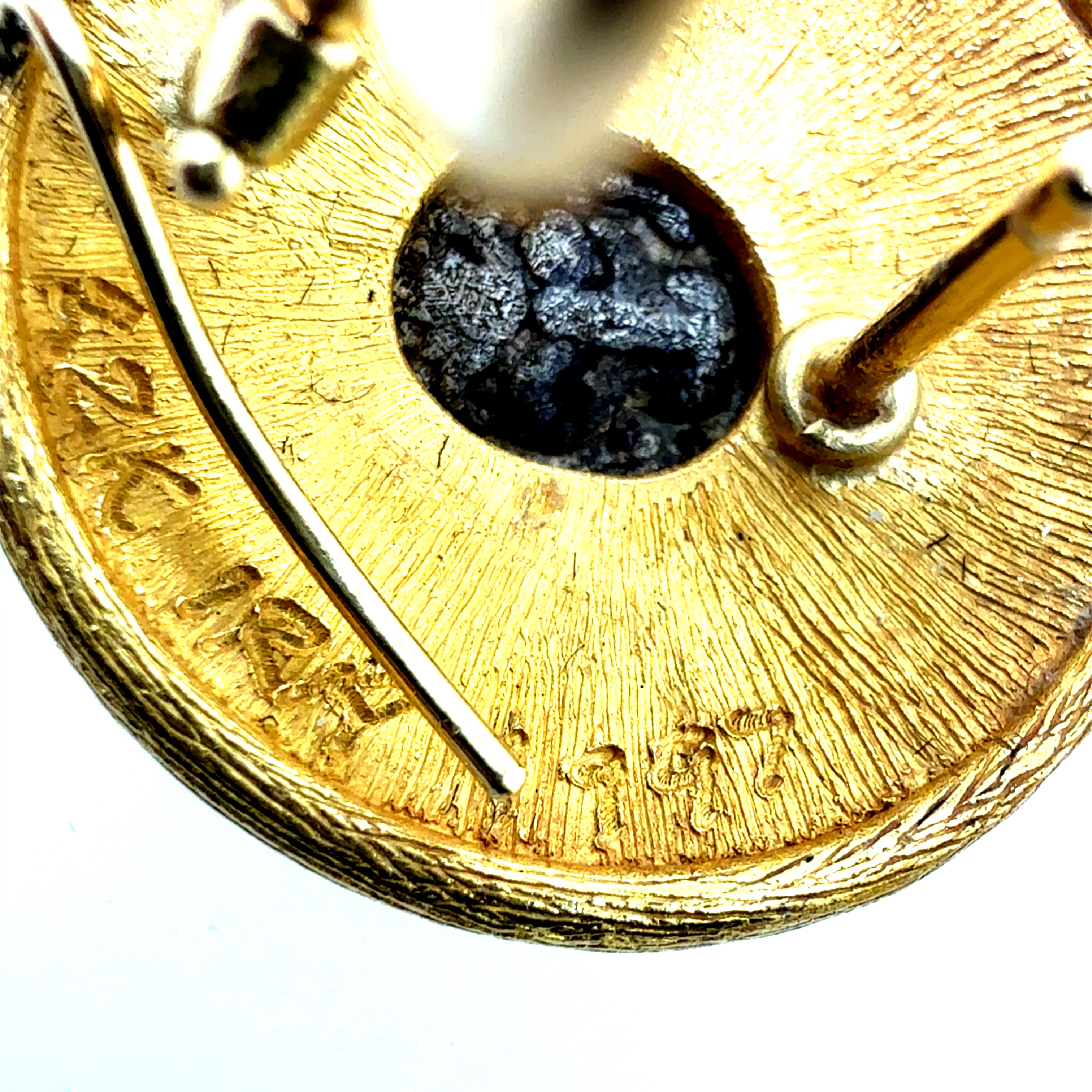 Retro 22K Gold Ancient Scorpion Coin Statement Earrings Hallmarked IRA 1997