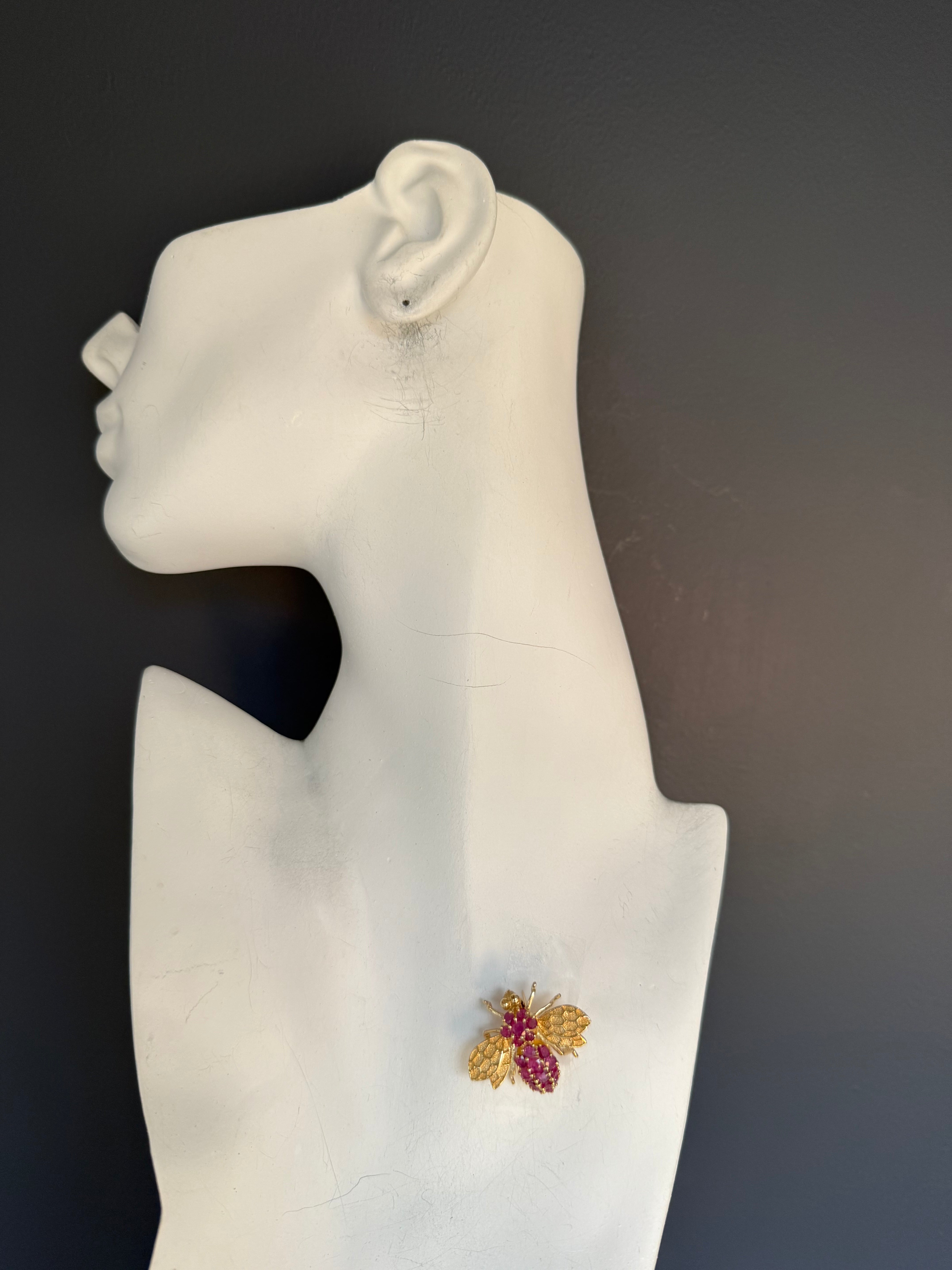 Retro 14K Gold 2.5 Carat Natural Ruby Bee Pin Brooch Circa 1985