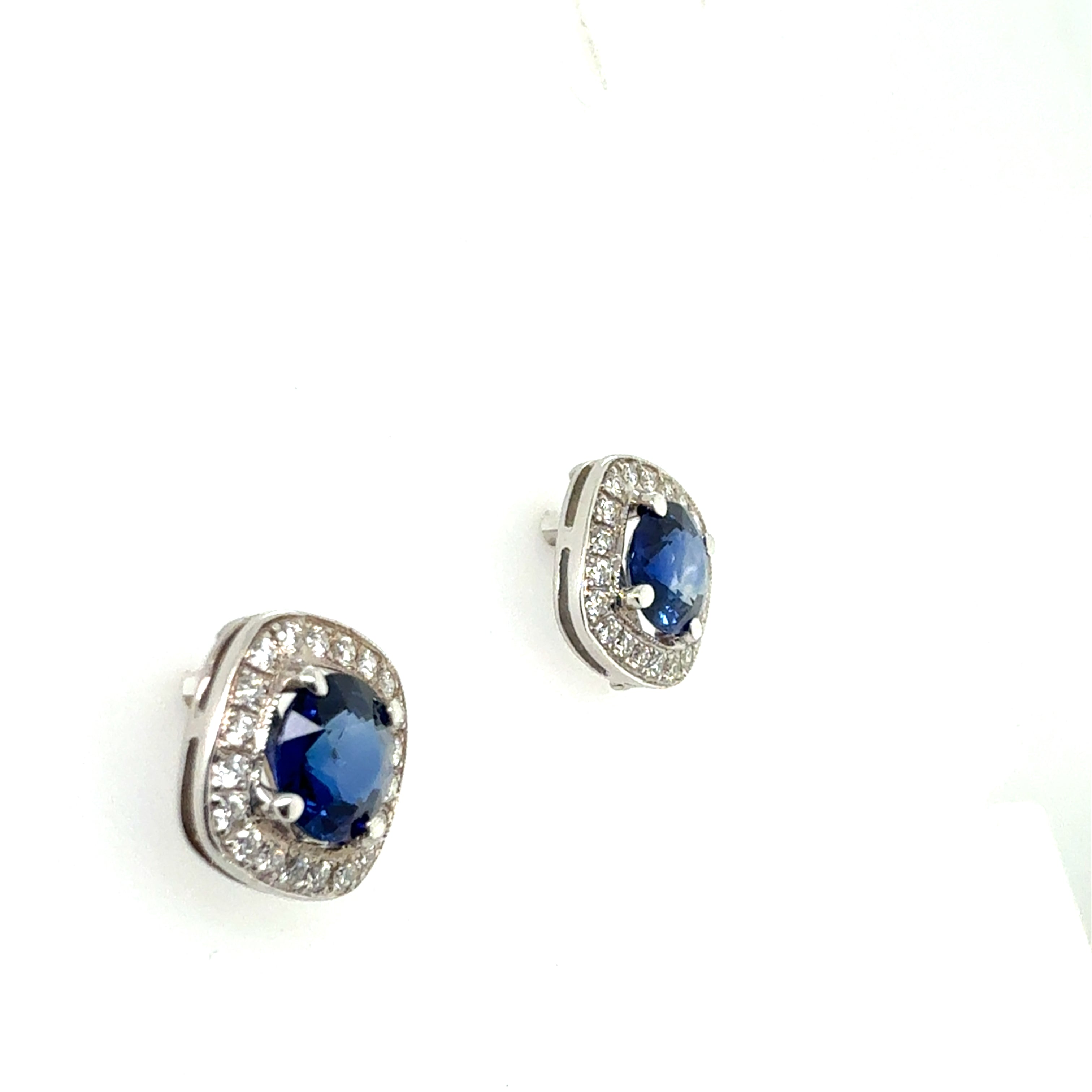 Modern Gold 2.8 Carats Natural Royal Blue Sapphire & Diamond Stud Halo Earrings