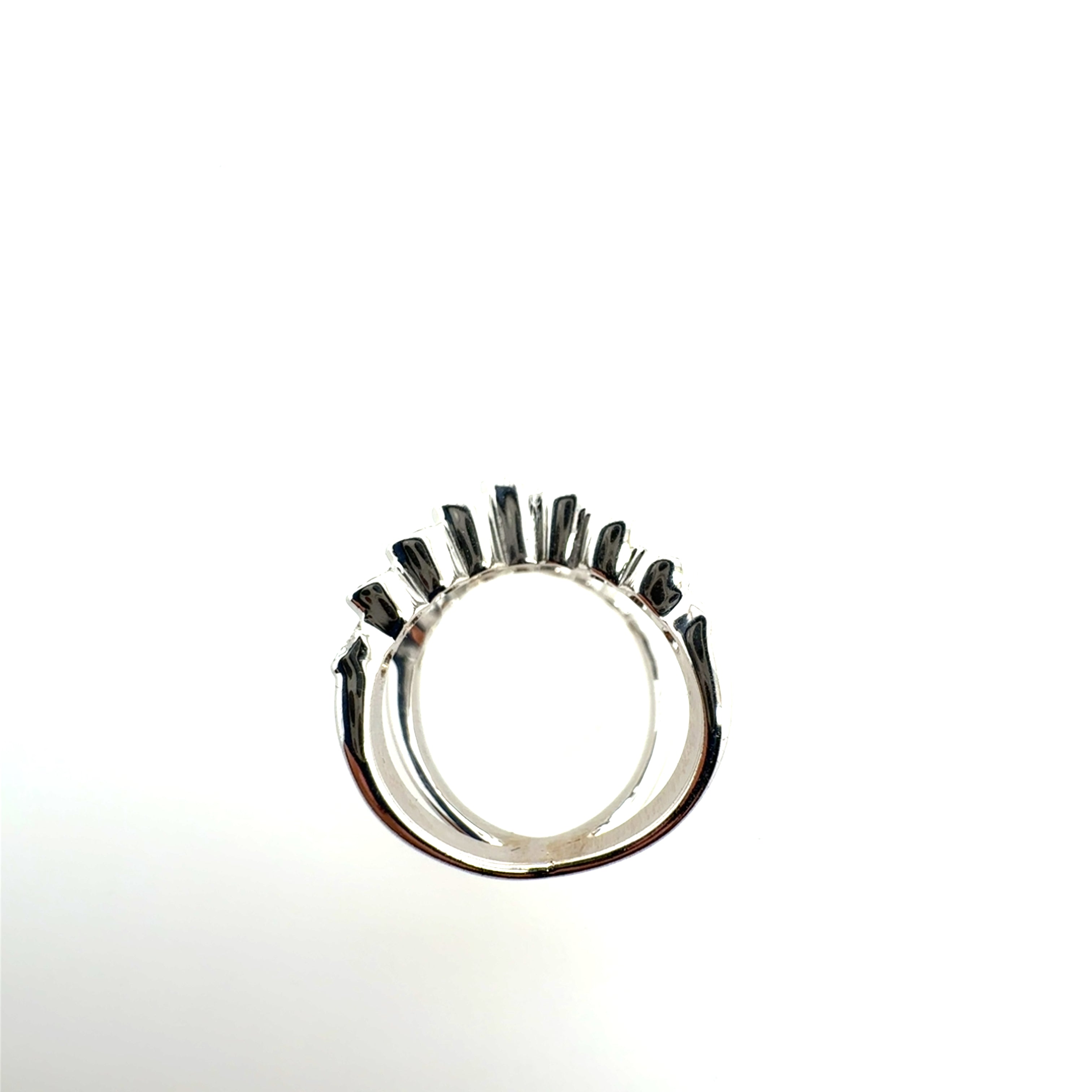 Modern Gold 1 Carat Natural Colorless Round Diamond Criss Cross Ring