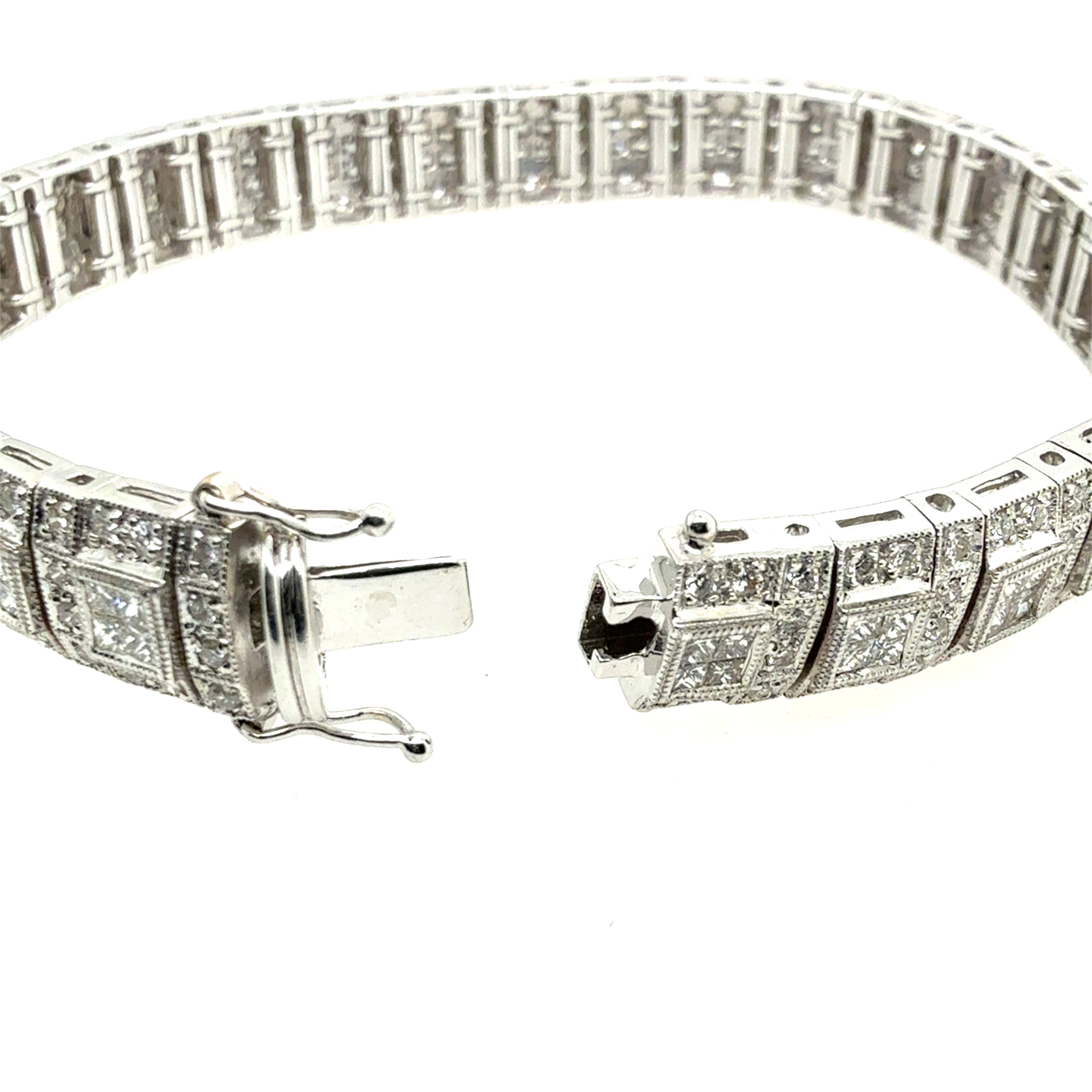 Modern Gold 4 Carat Natural Colorless Round & Princess Diamond Bracelet
