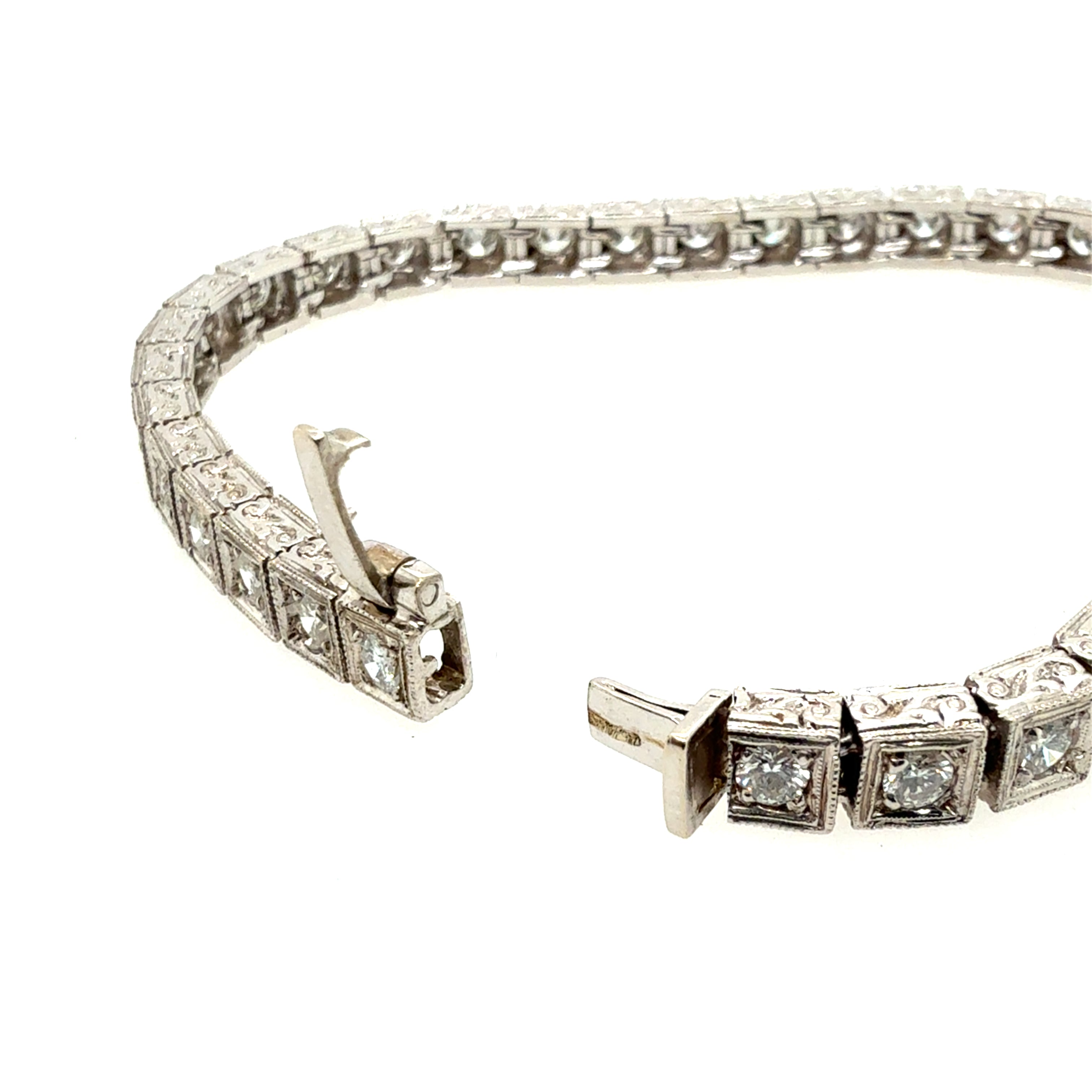 Retro Gold 3.25 Carat Natural Colorless Diamond Engraved Box Bracelet 1990