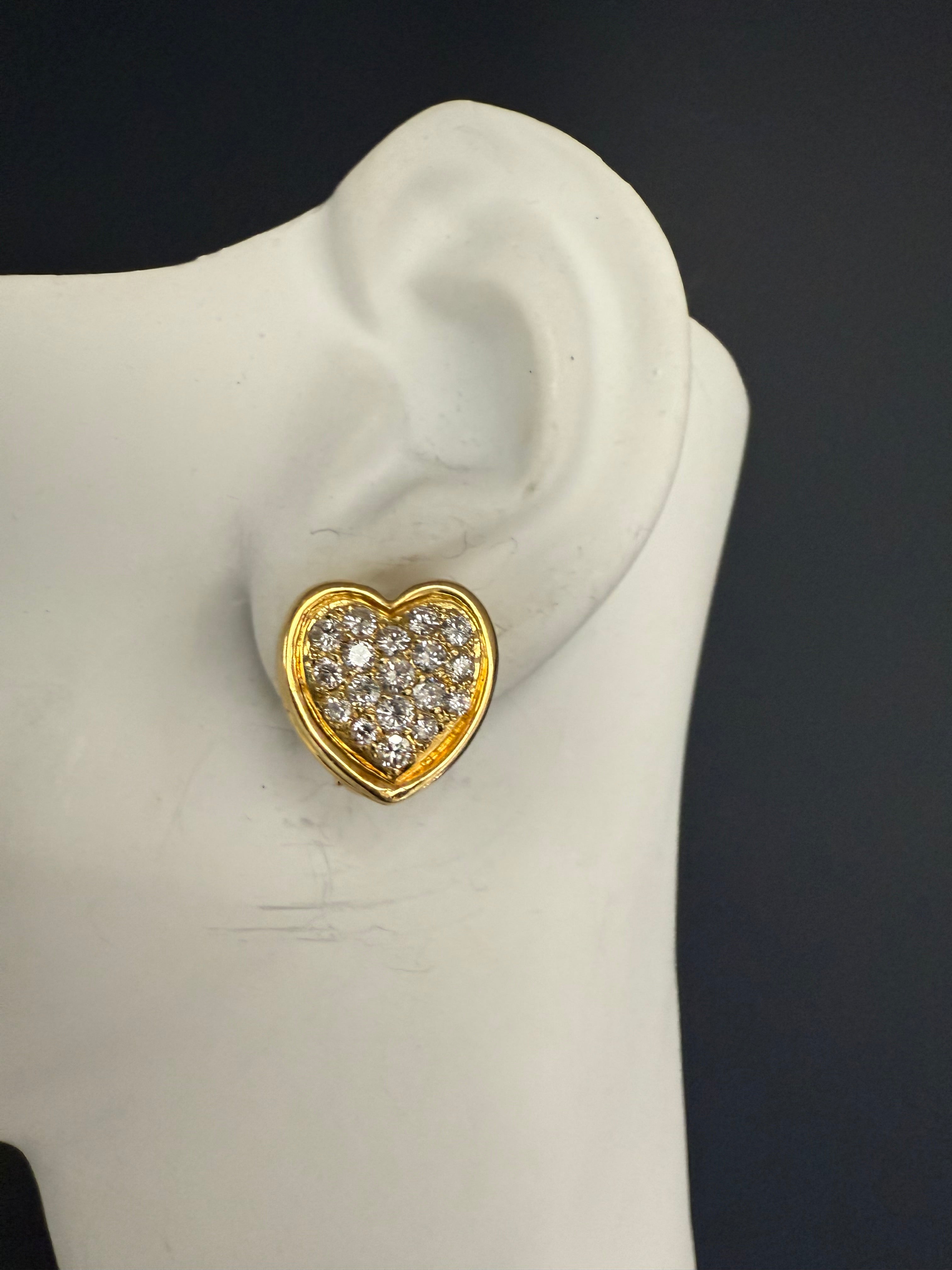 Retro Yellow Gold 2.1 Carat Natural Colorless Diamond Heart Shape Earrings