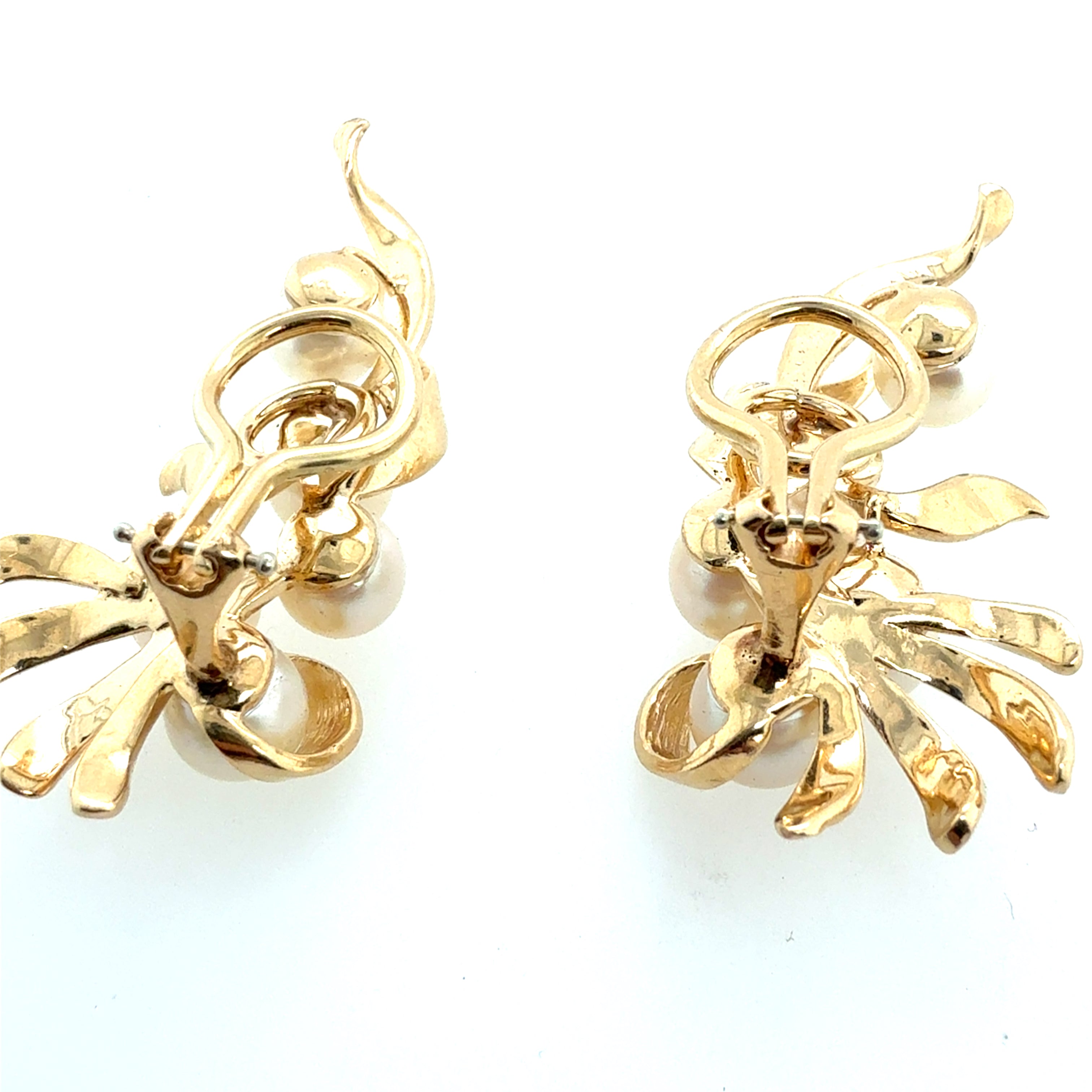 Retro Yellow Gold 7 mm Cultured Pearl Clip Earrings Circa 1970