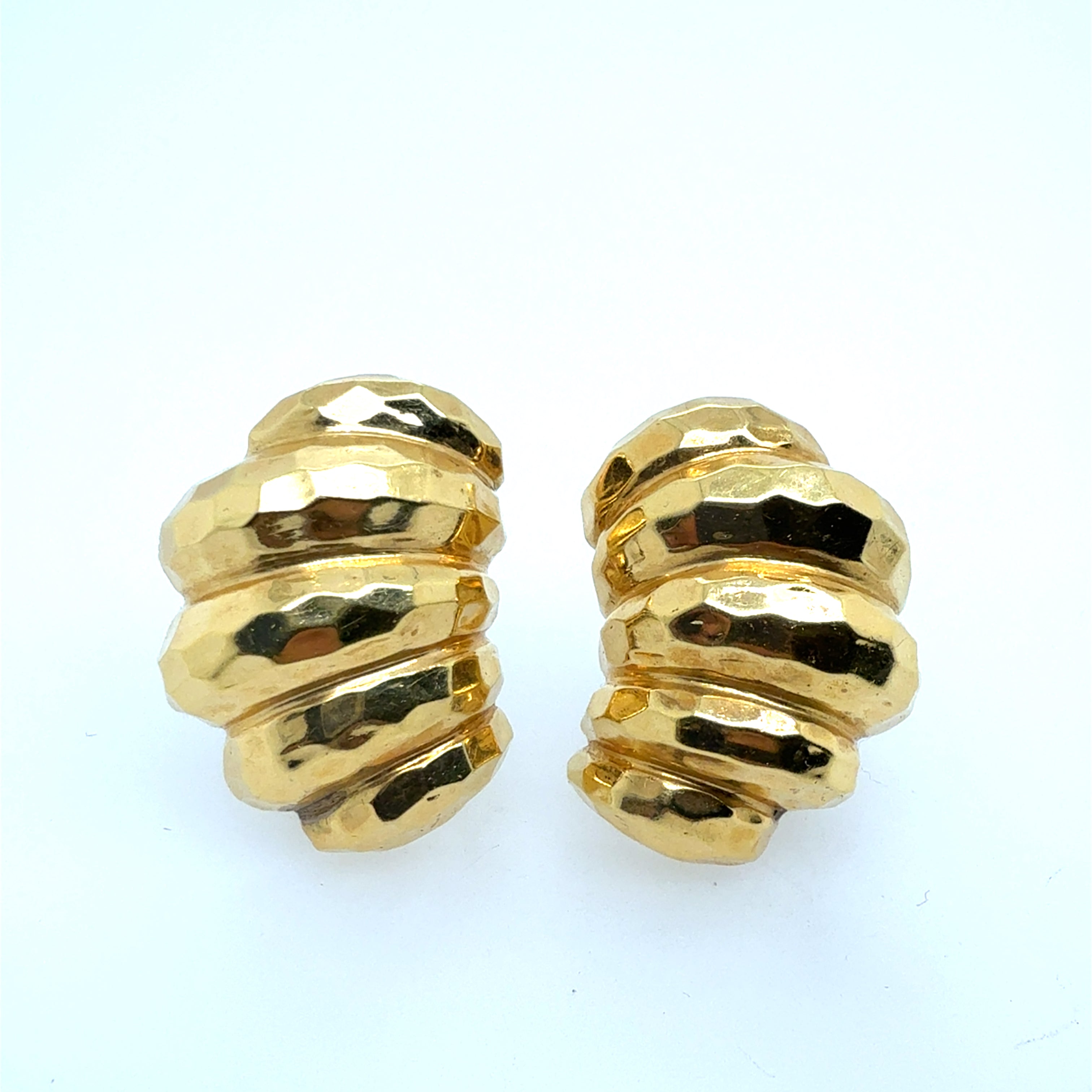 Retro 18K Yellow Gold Hammered Shrimp Style Lever Back Earrings 1990s