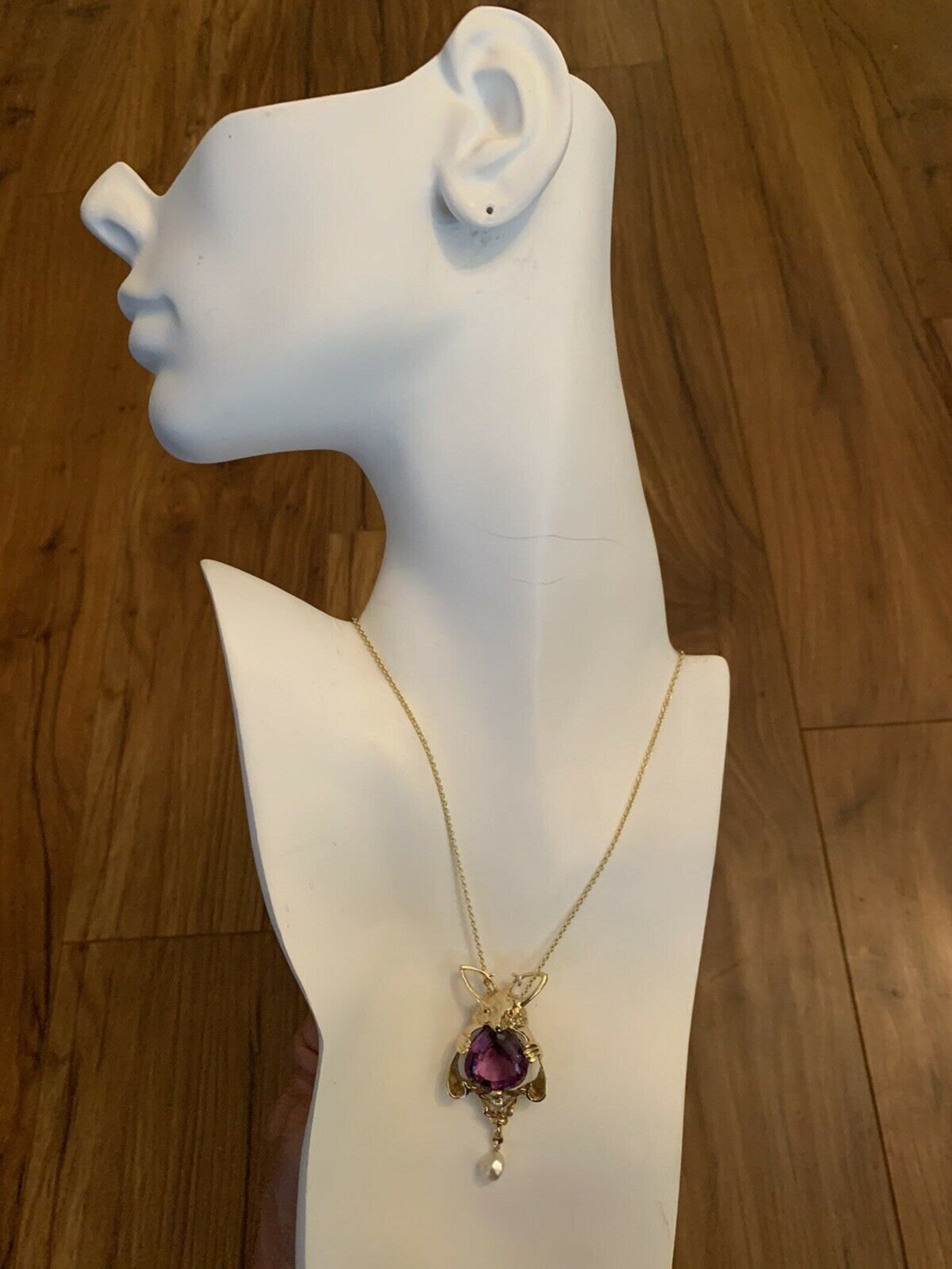 Retro Gold Kangaroo Pendant Natural 25 Carat Diamond & Amethyst Circa 1960