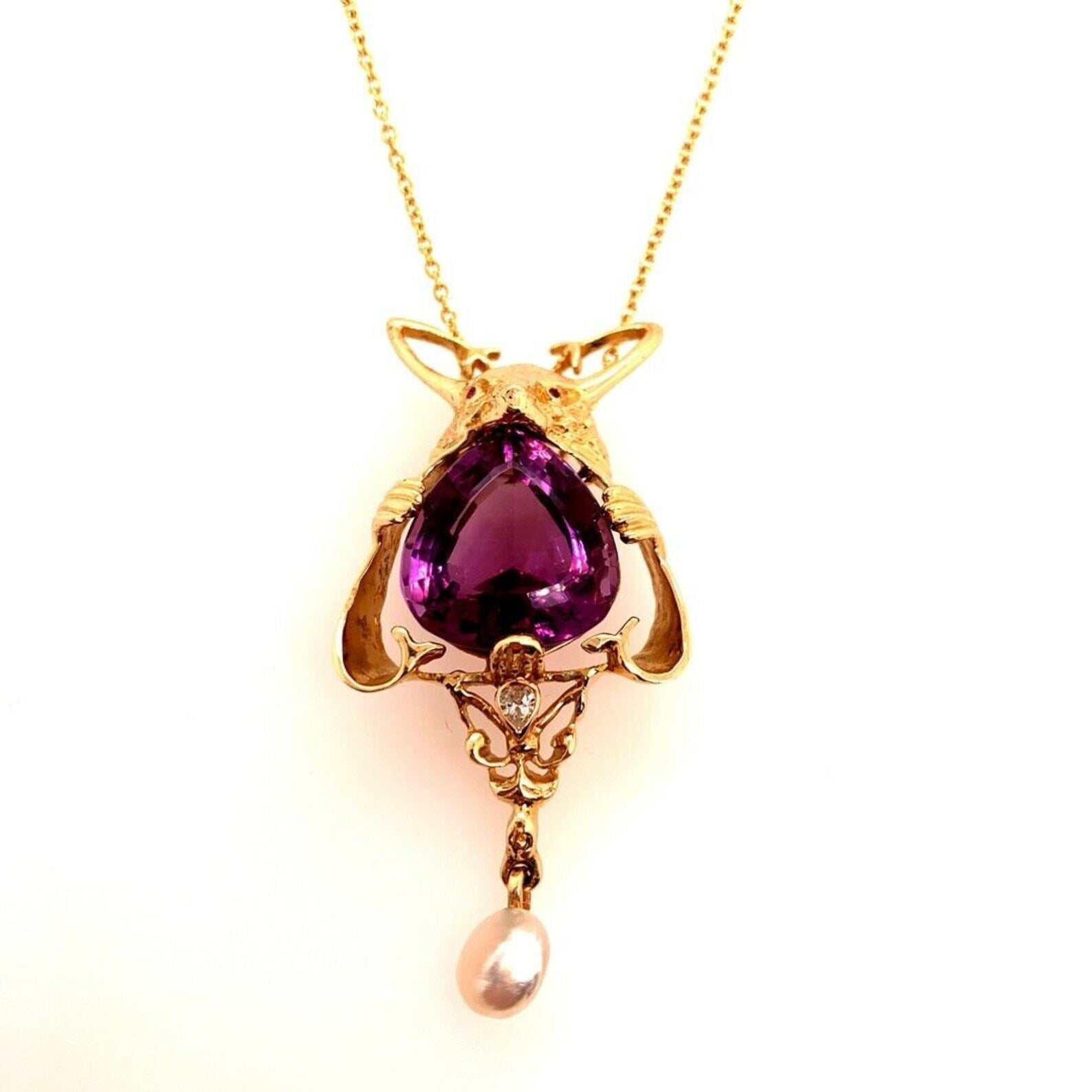 Retro Gold Kangaroo Pendant Natural 25 Carat Diamond & Amethyst Circa 1960