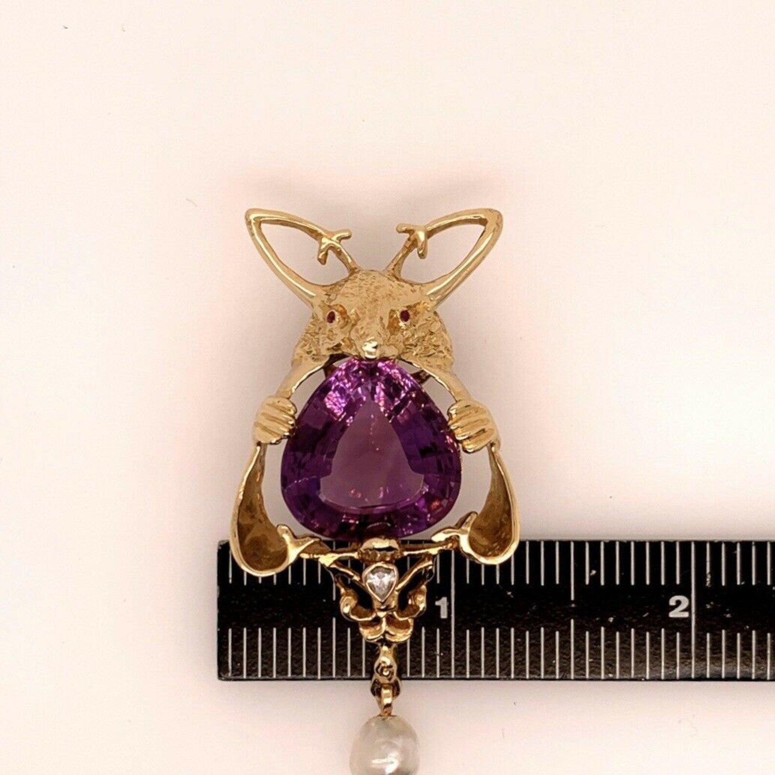 Retro Gold Kangaroo Pendant Natural 25 Carat Diamond & Amethyst Circa 1960