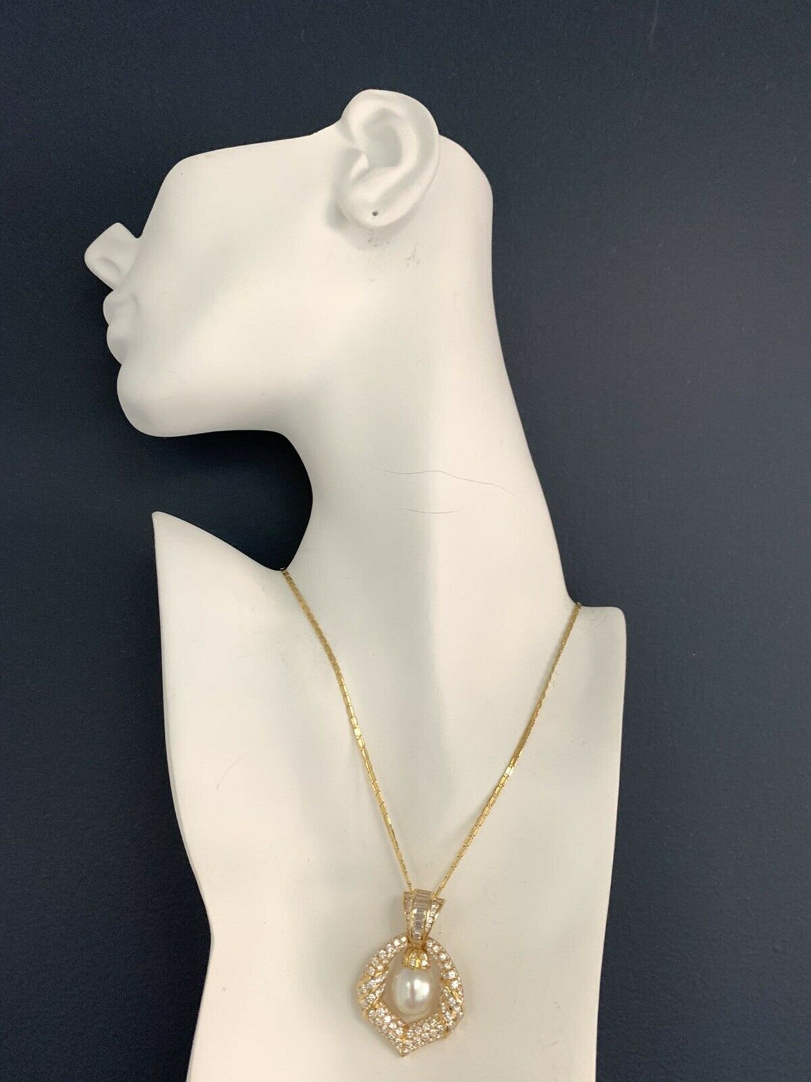 Retro Gold Necklace 7.5 Carat Natural Round Colorless Diamond & Pearl Circa 1950