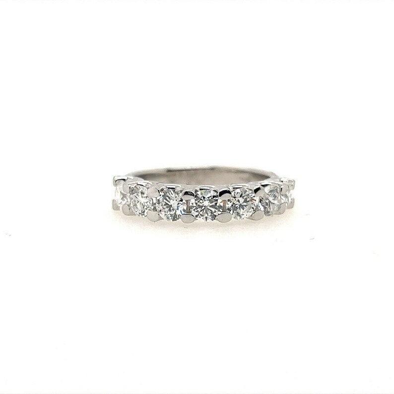 Modern 1.35 Carat Gold 7 Colorless Natural Round Brilliant Diamond Cocktail Band