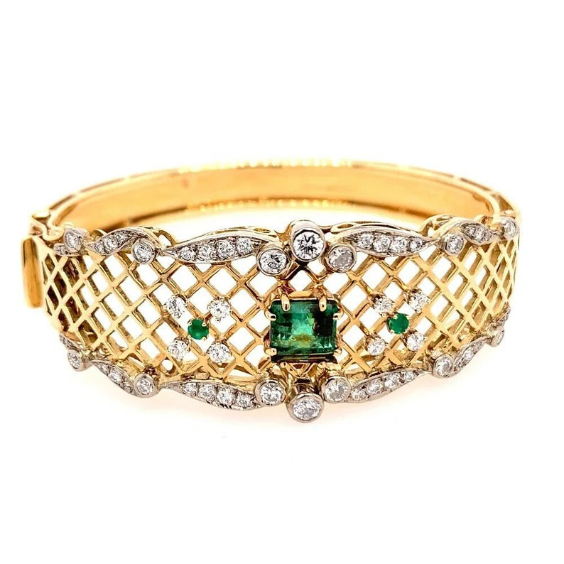 3.70 Carat Retro Gold Bangle Natural Green Emerald Gemstone & Diamond Circa 1970