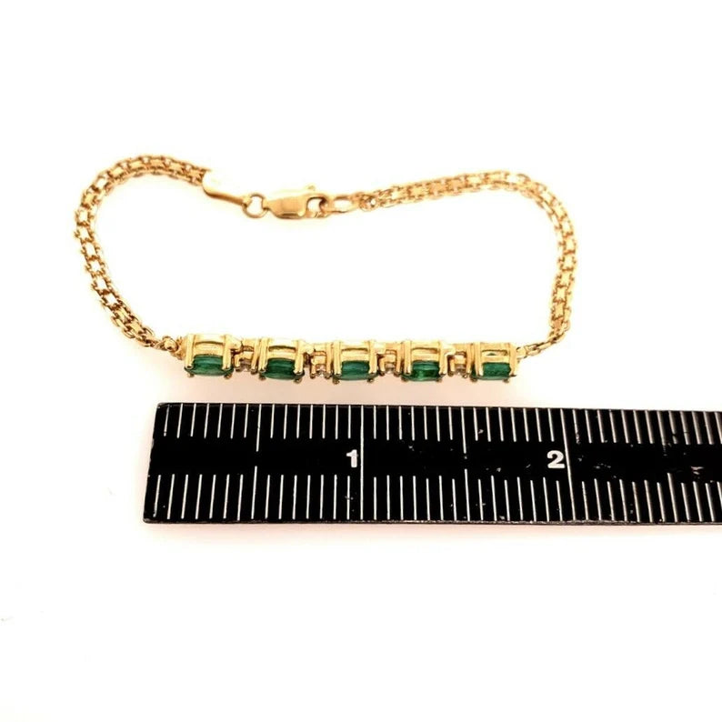 Modern Gold Bracelet 2.50 Carat Natural Oval Emerald & Diamond Gem Circa 1980