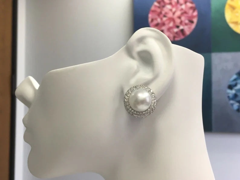 Modern Gold 5.40 Carat Natural Diamond Tahitian & South Sea Pearl Earrings