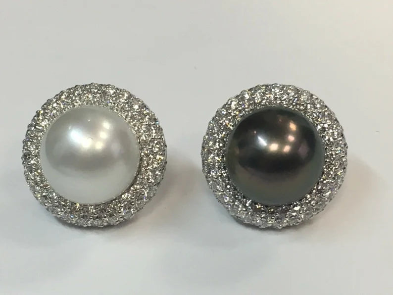 Modern Gold 5.40 Carat Natural Diamond Tahitian & South Sea Pearl Earrings