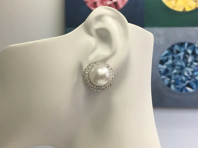 Modern Gold 5.40 Carat Natural Diamond Tahitian & South Sea Pearl Earrings