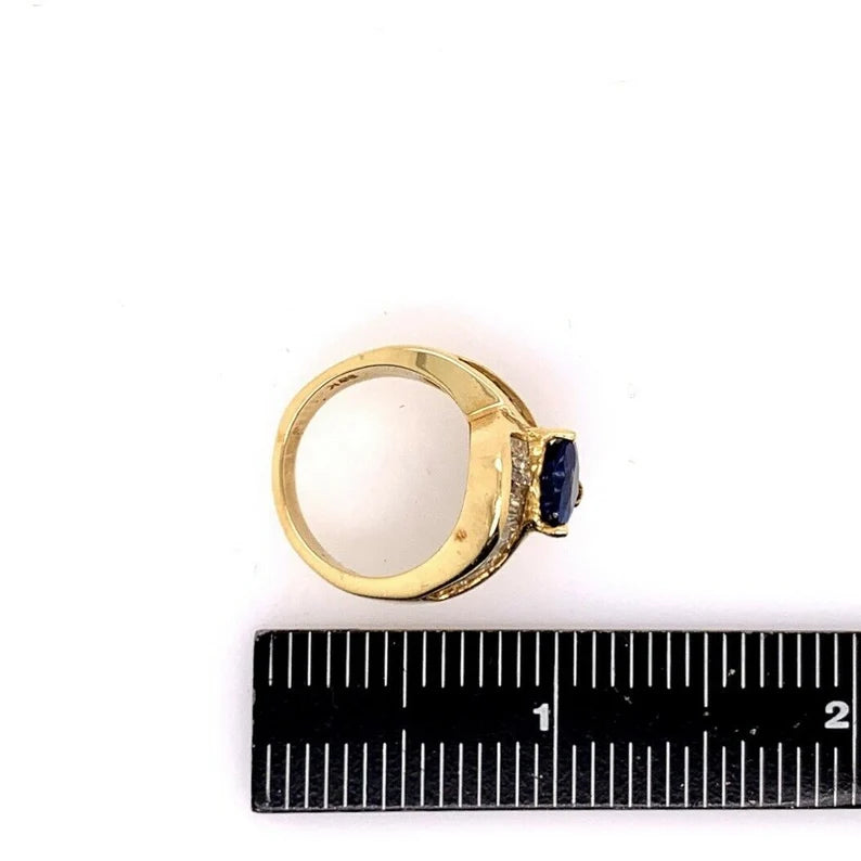 Retro Gold Cocktail 4.50 Carat Ring Natural Heart Sapphire & Diamond Circa 1980