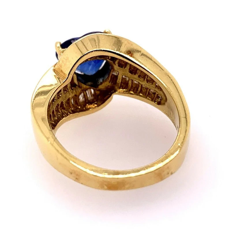 Retro Gold Cocktail 4.50 Carat Ring Natural Heart Sapphire & Diamond Circa 1980