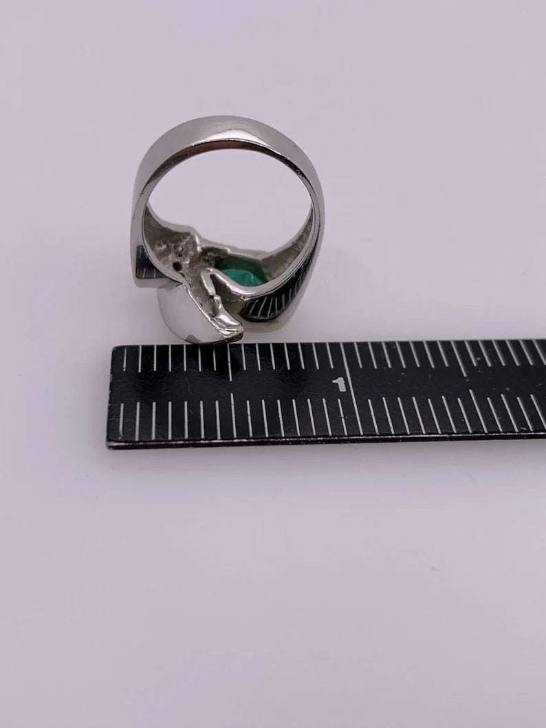 Modern Gold Cocktail Ring 3.25 Carat Natural Green Emerald & Diamond Circa 1970