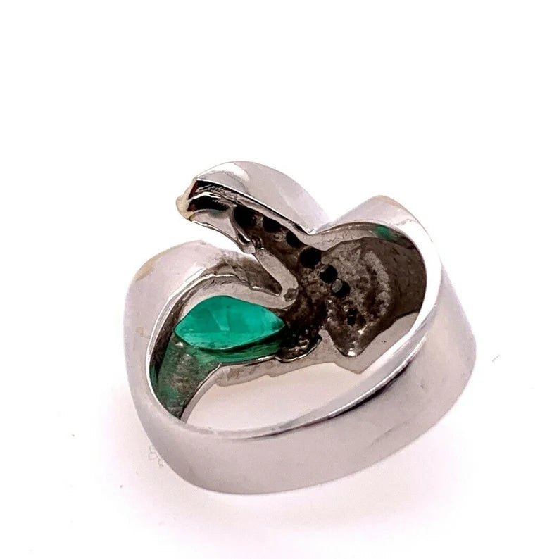 Modern Gold Cocktail Ring 3.25 Carat Natural Green Emerald & Diamond Circa 1970
