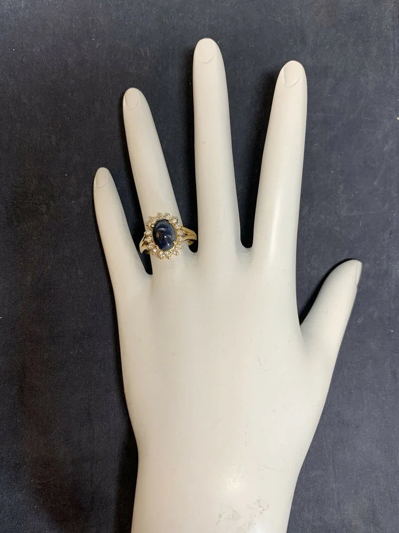 Retro Gold Cocktail Ring 4.50 Carat Natural Blue Sapphire & Diamond Circa 1960