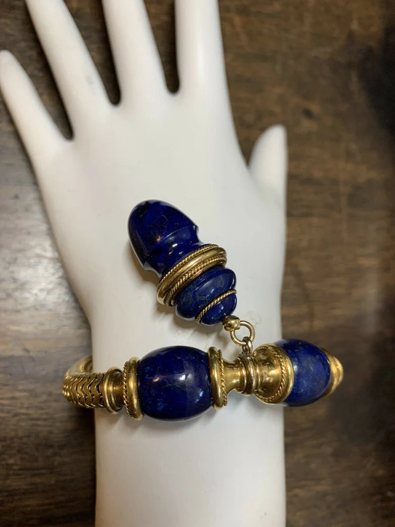 Retro Gold 22k Bracelet Natural Rare Lapis Lazuli Carving Circa 1940