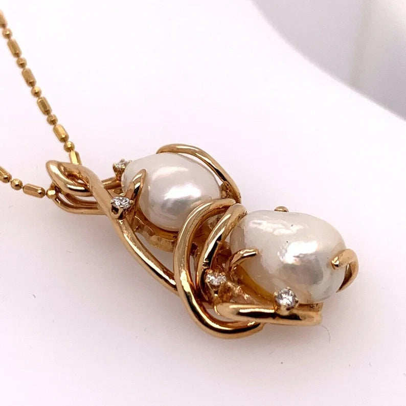 Retro Gold Pendant 0.20 Carat Natural Diamond And Pearl Hand Craft Circa 1980