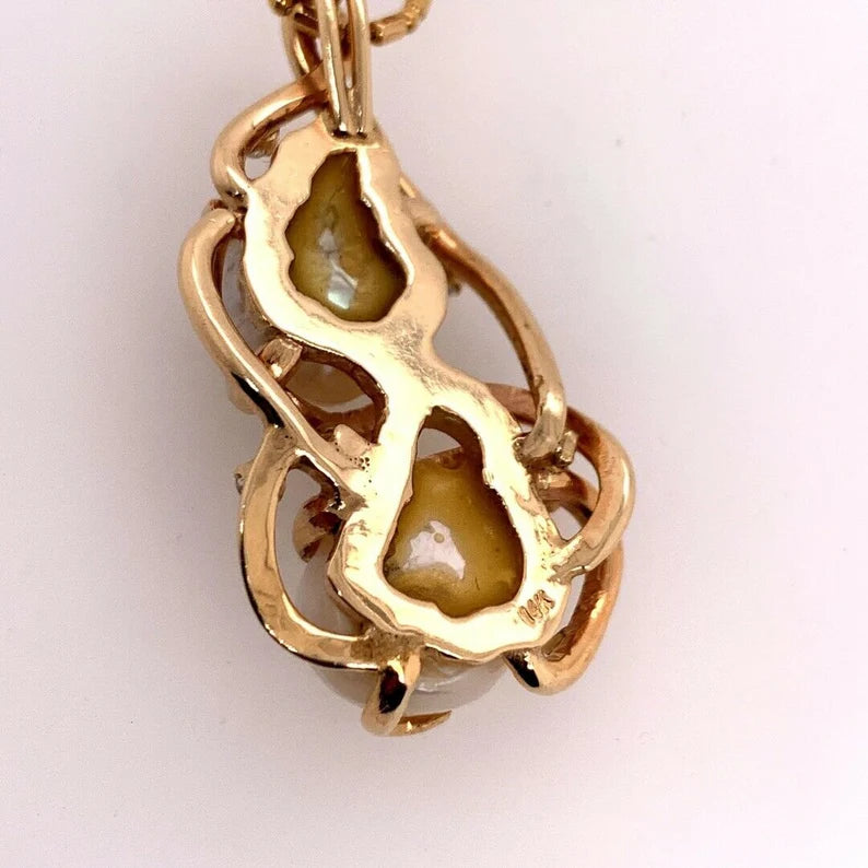 Retro Gold Pendant 0.20 Carat Natural Diamond And Pearl Hand Craft Circa 1980