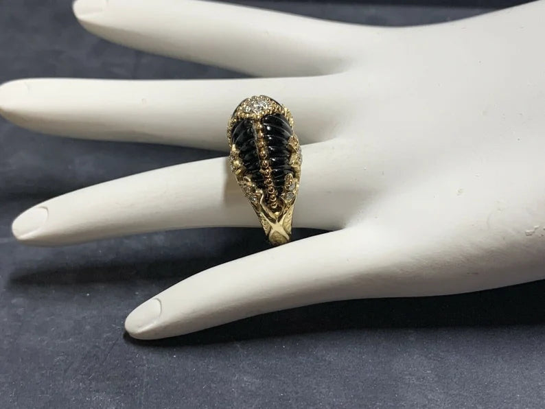 Retro Gold Cocktail Ring Natural 0.35 Carat Diamond & Carved Onyx Circa 1950