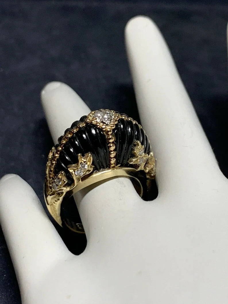 Retro Gold Cocktail Ring Natural 0.35 Carat Diamond & Carved Onyx Circa 1950