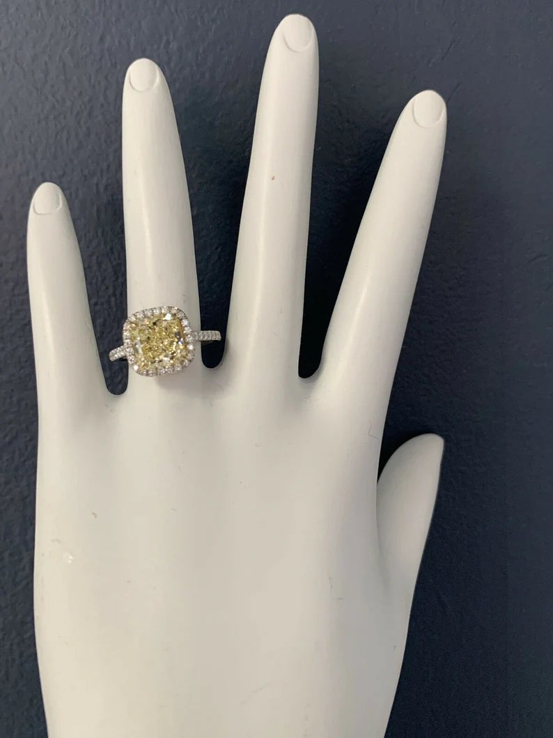 GIA Certified 2.64 Carat Natural Fancy Yellow VVS1 Diamond Plat Engagement Ring