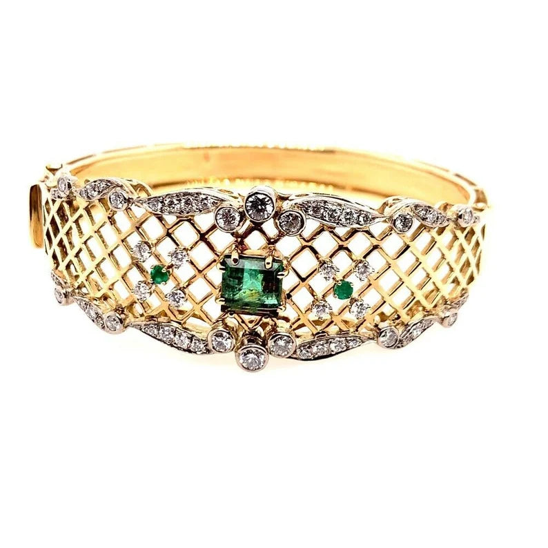 3.70 Carat Retro Gold Bangle Natural Green Emerald Gemstone & Diamond Circa 1970