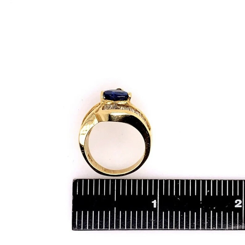 Retro Gold Cocktail 4.50 Carat Ring Natural Heart Sapphire & Diamond Circa 1980