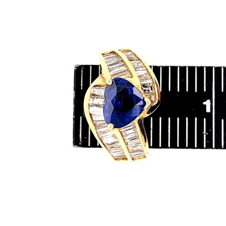 Retro Gold Cocktail 4.50 Carat Ring Natural Heart Sapphire & Diamond Circa 1980
