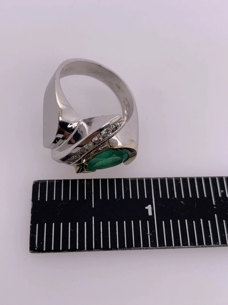 Modern Gold Cocktail Ring 3.25 Carat Natural Green Emerald & Diamond Circa 1970