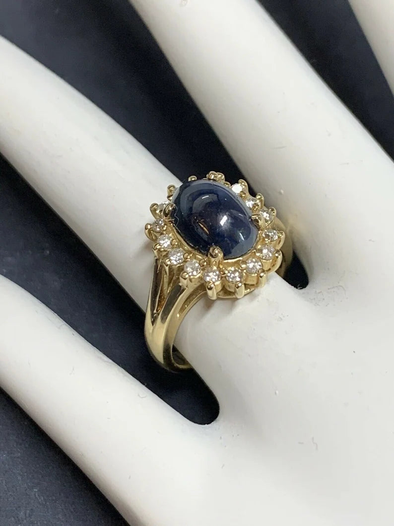 Retro Gold Cocktail Ring 4.50 Carat Natural Blue Sapphire & Diamond Circa 1960