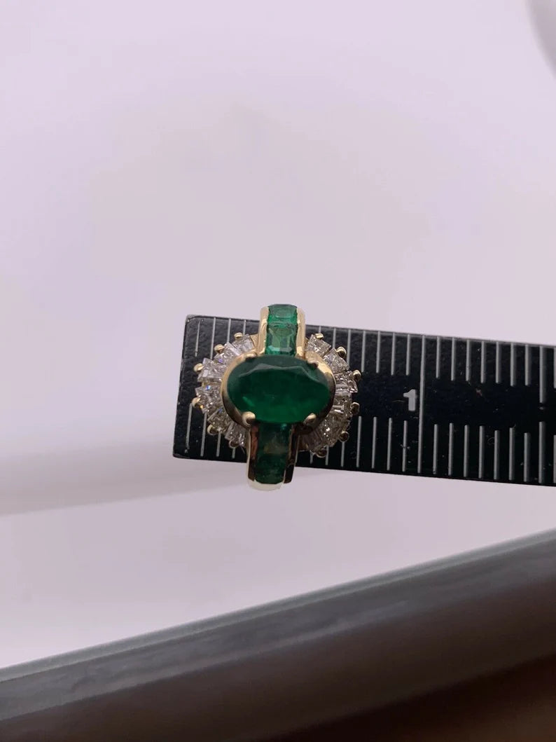 Retro Gold Cocktail Ring 3.1 Carat Natural Emerald Gemstone & Diamond Circa 1950