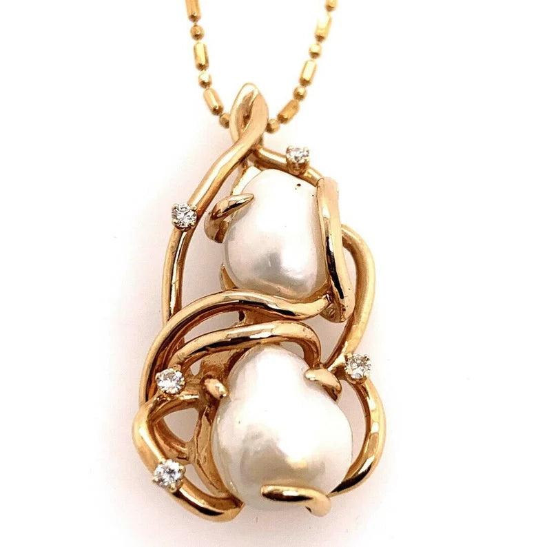 Retro Gold Pendant 0.20 Carat Natural Diamond And Pearl Hand Craft Circa 1980