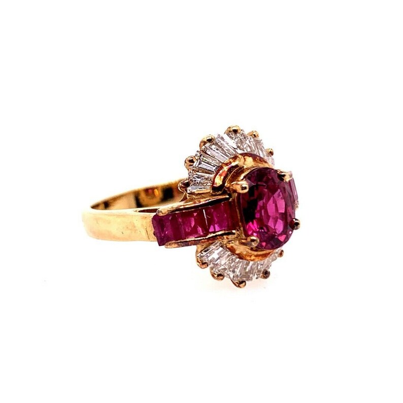 Retro Gold Cocktail Ring 3.25 Carat Natural Oval Gem Ruby & Diamond Circa 1950