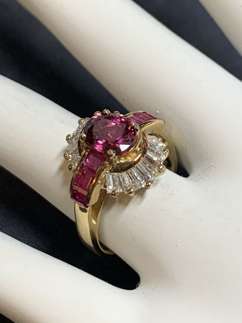Retro Gold Cocktail Ring 3.25 Carat Natural Oval Gem Ruby & Diamond Circa 1950