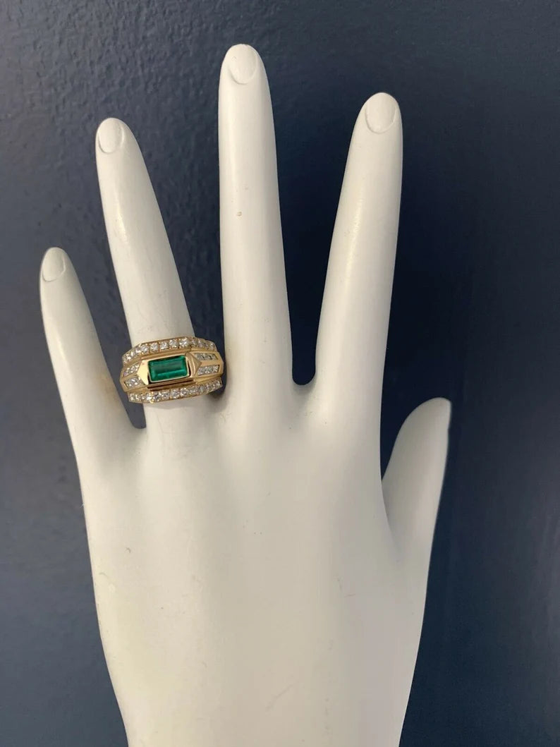 Gold Art Deco 2 Carat Ring Natural Green Emerald & Diamond Cocktail Circa 1960
